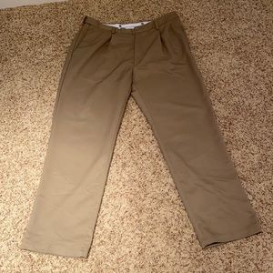 Size 38 x 32 Men’s Haggar Khaki Dress Pants